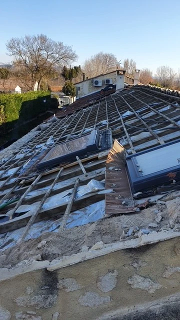 Dépose de l’ancienne couverture en début de chantier
