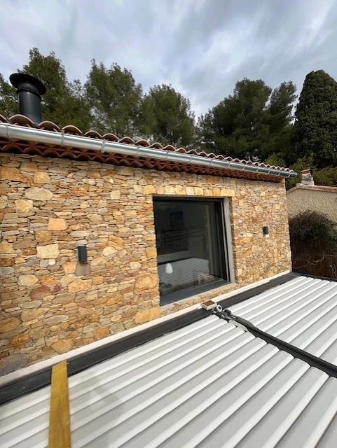 Zinc sur maison provençale