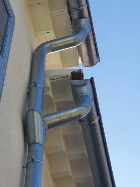 Installation de gouttière en zinc et travaux de zinguerie