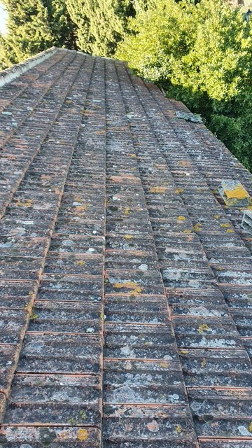 Toiture ancienne avant rénovation complète à Paradou