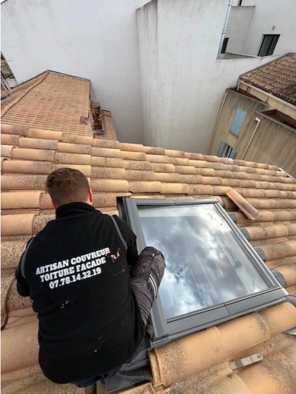 Début du chantier de dépose et pose de Velux à La Londe-les-Maures